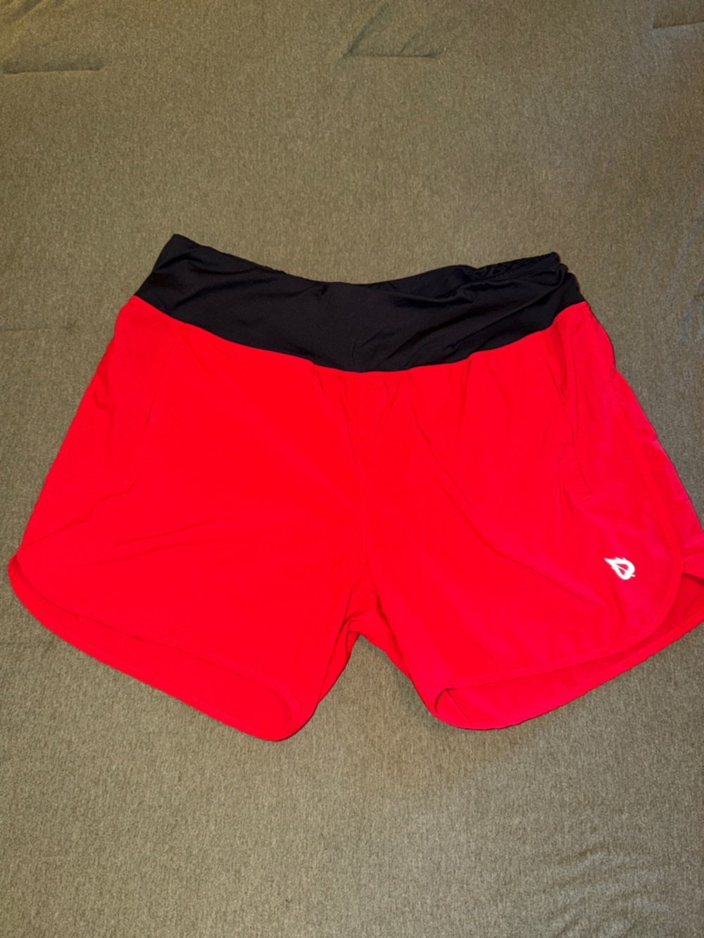 Baleaf Red women’s XL Athletic Shorts with pockets